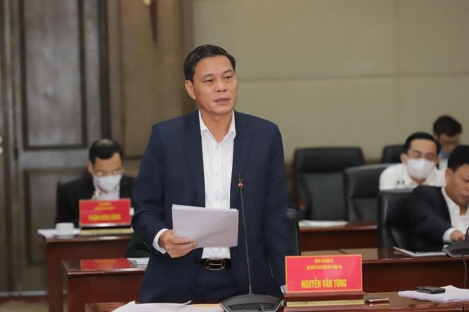 Ông Nguyễn Văn Tùng Chủ tịch UBND TP Hải Phòng trình bày báo cáo tổng kết Nghhị quyết 19-NQ/TƯ của Hải Phòng