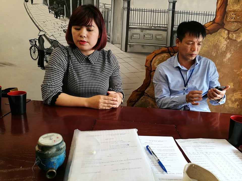 Vụ tiền nước 23,6 triệu/tháng ở Hà Nội: Tháo đồng hồ nước đi kiểm định ở bên thứ ba vu tien nuoc 236 trieuthang o ha noi thao dong ho nuoc di kiem dinh o ben thu ba