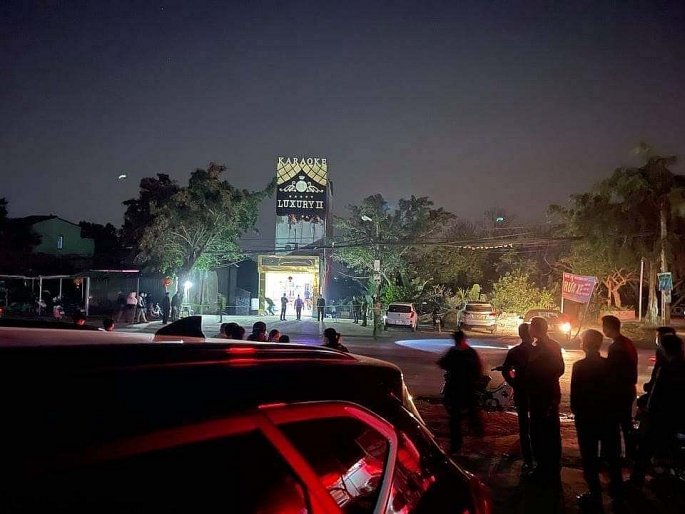 Hòa Bình: Xô xát ở quán karaoke, 3 người tử vong Hòa Bình: Xô xát ở quán karaoke, 3 người tử vong