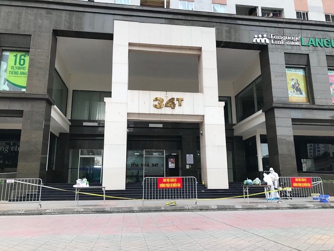 ha noi cach ly toa nha 34t o hoang dao thuy sau khi co nguoi duong tinh lan 1 voi covid 19
