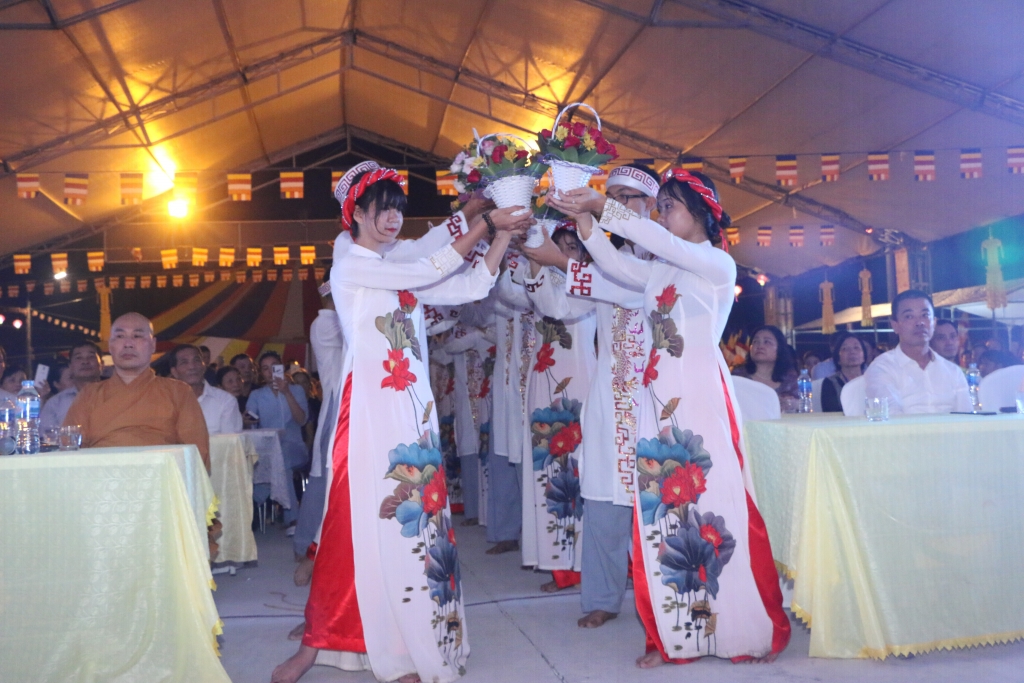 Lễ Vu lan báo hiếu nhắc nhở mọi người tri ân đấng sinh thành le vu lan bao hieu nhac nho moi nguoi tri an dang sinh thanh