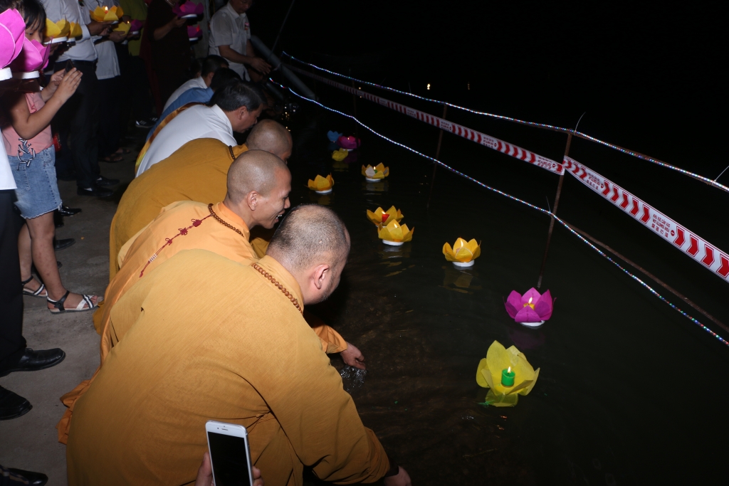 Lễ Vu lan báo hiếu nhắc nhở mọi người tri ân đấng sinh thành le vu lan bao hieu nhac nho moi nguoi tri an dang sinh thanh