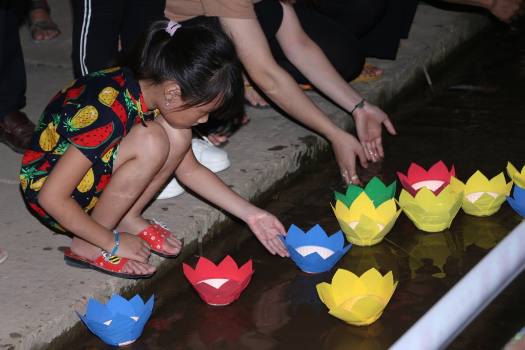 le vu lan bao hieu nhac nho moi nguoi tri an dang sinh thanh