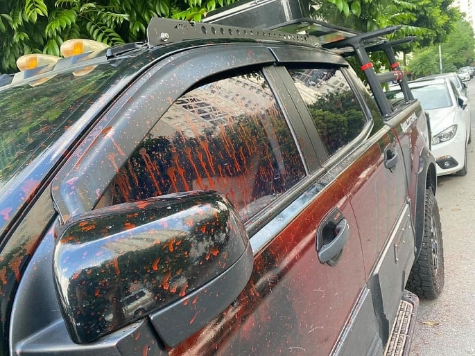 Công an đang làm rõ việc hàng loạt ô tô bị tạt sơn tại khu đô thị Trung Văn