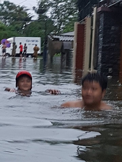 xem nguoi dan tp vinh boi tren pho