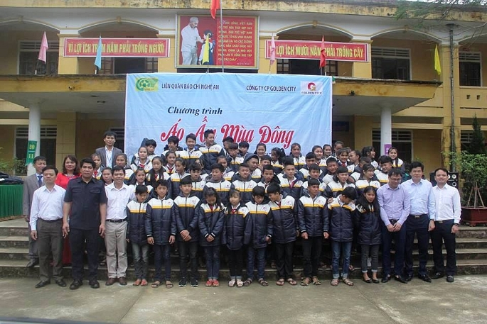 1000 ao am den voi hoc sinh dan toc thieu so