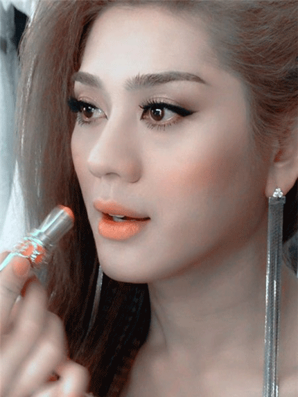 Ca sĩ chuyển giới Khanh Chi Lâm: "Tôi sẽ lấy chồng, ghép trứng để sinh con" 1 Ca sĩ chuyển giới Khanh Chi Lâm: "Tôi sẽ lấy chồng, ghép trứng để sinh con" 1