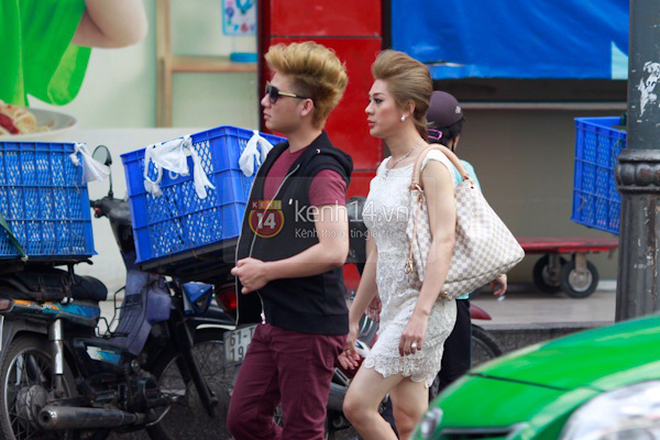 Khanh Chi Lâm nắm chặt tay bạn trai đi thử áo cưới 1 Khanh Chi Lâm nắm chặt tay bạn trai đi thử áo cưới 1