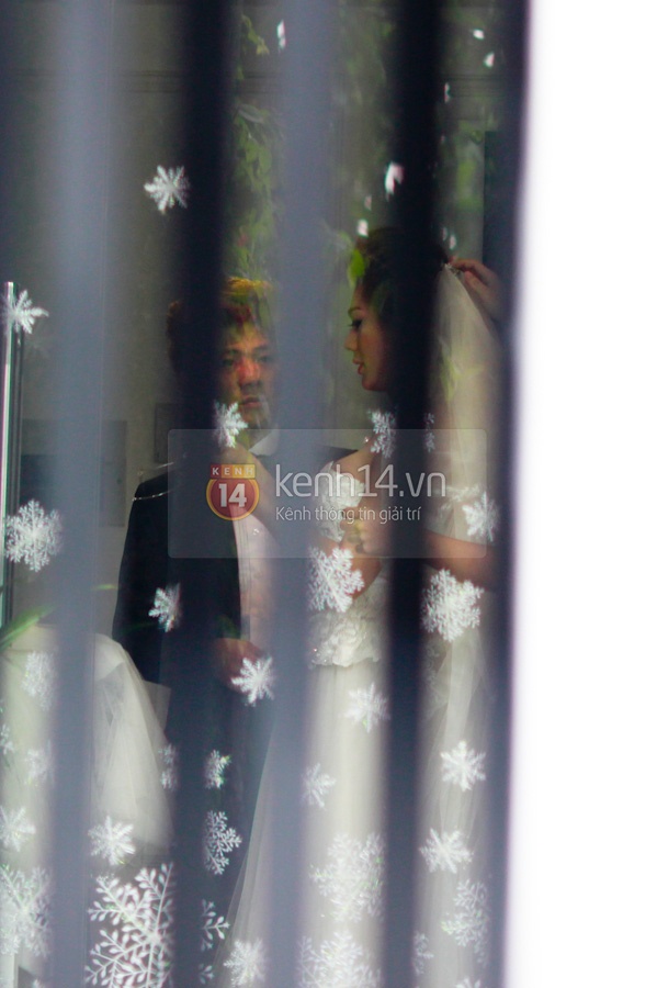 Khanh Chi Lâm nắm chặt tay bạn trai đi thử áo cưới 10 Khanh Chi Lâm nắm chặt tay bạn trai đi thử áo cưới 10