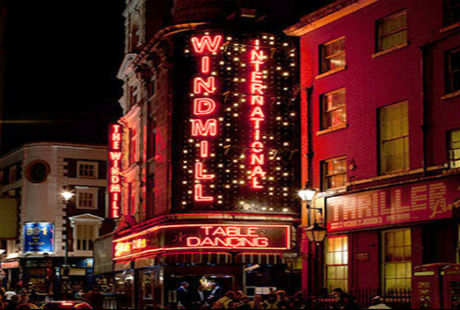 Dạo quanh các phố đèn đỏ “nóng” nhất thế giới