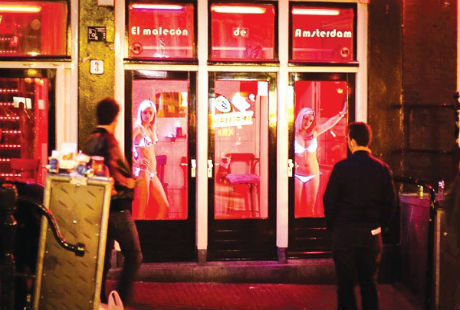 Dạo quanh các phố đèn đỏ “nóng” nhất thế giới