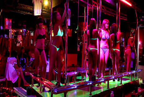 Dạo quanh các phố đèn đỏ “nóng” nhất thế giới