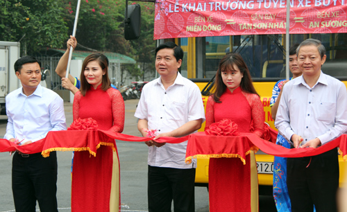 mo-tuyen-buyt-5-sao-noi-tan-son-nhat-voi-ben-xe-lon-nhat-tp-hcm