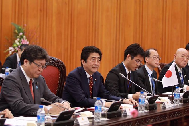 Thủ tướng Nguyễn Xuân Phúc và ông Abe có cuộc hội đàm chính thức