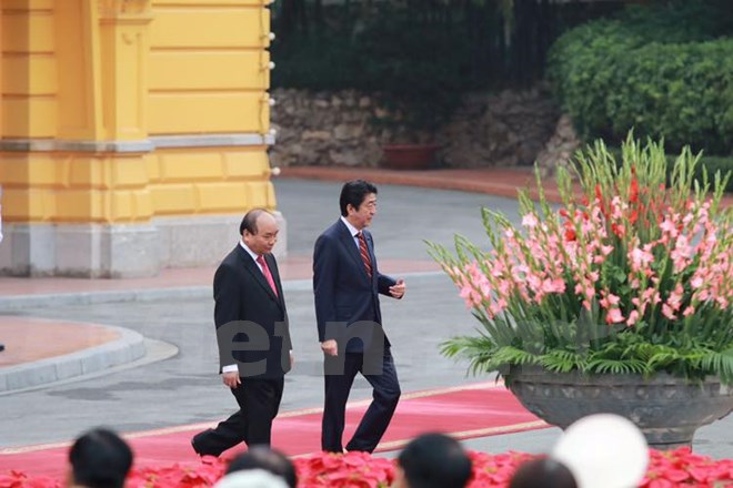 Thủ tướng Nguyễn Xuân Phúc và ông Abe có cuộc hội đàm chính thức
