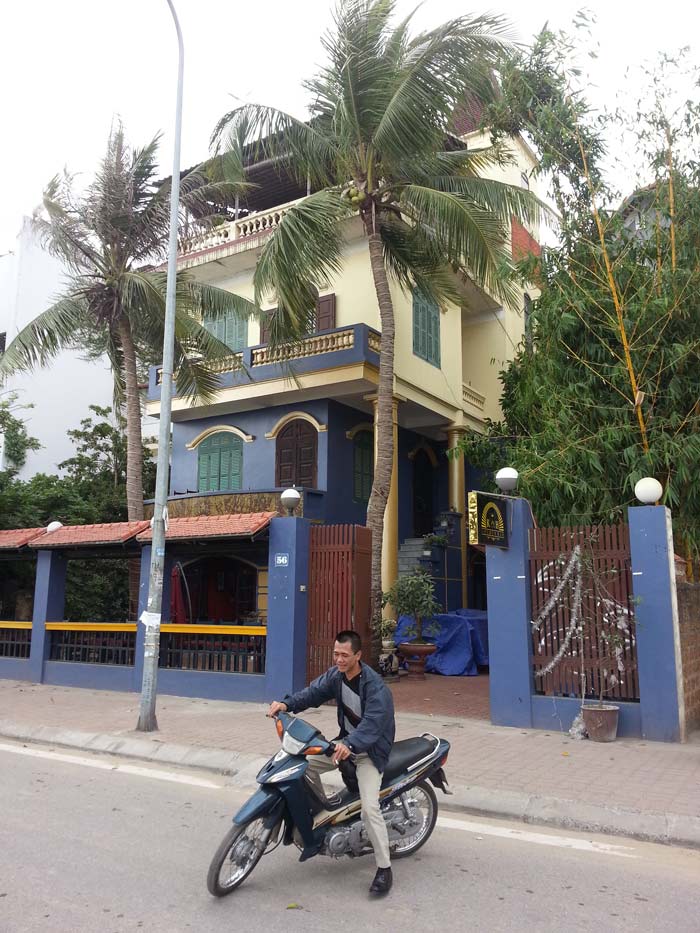 Đại gia thuê người... kỵ tuổi dọn nhà đón Tết - 1