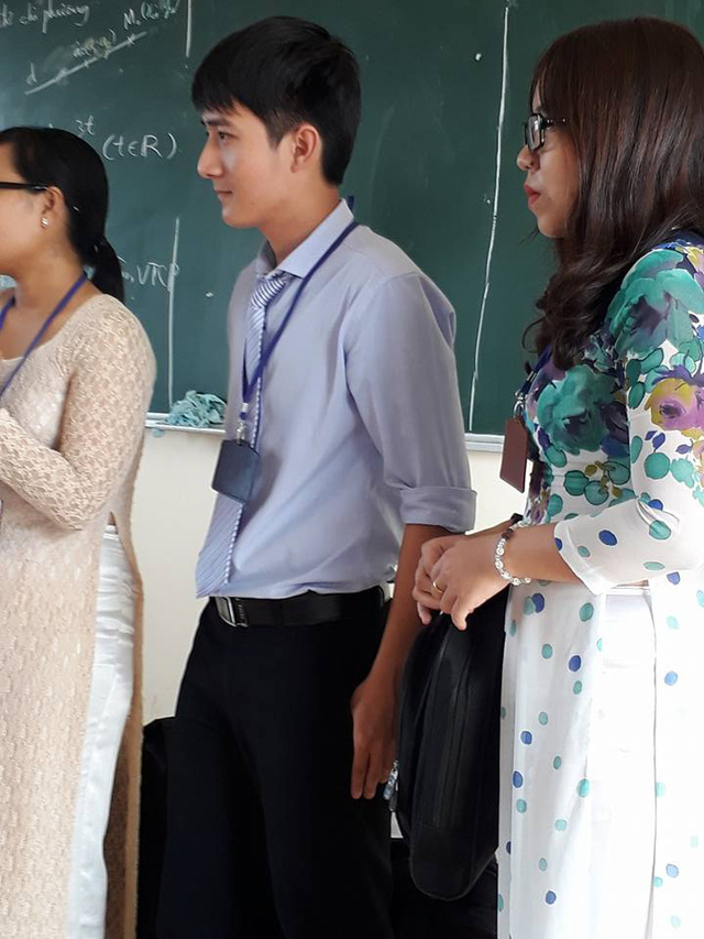Thầy giáo thực tập đẹp trai