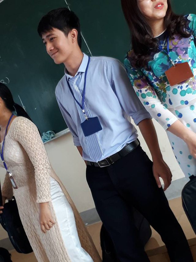 Thầy giáo thực tập đẹp trai