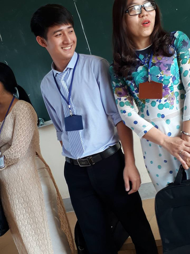 Thầy giáo thực tập đẹp trai