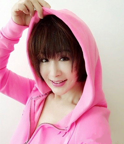 Phan Nghinh Tử sinh năm 1945, được biết đến qua nhiều bộ phim như Võ Tắc Thiên, Thái Bình công chúa, Phụng Nghi Đình... Vì có phong cách trẻ trung, diễn viên thường được khán giả gọi là Búp bê không tuổi