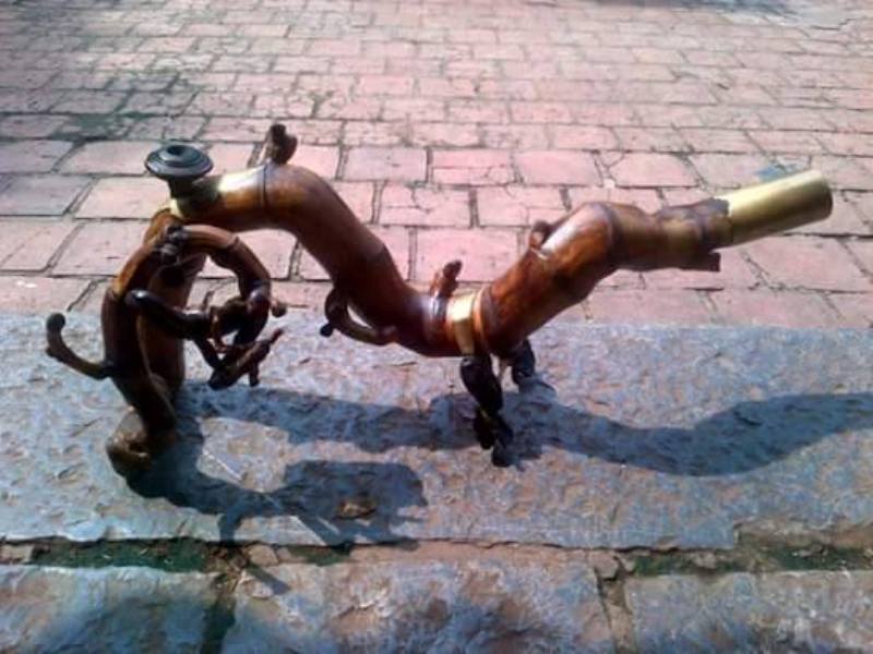 Chiếc điếu cày có dáng long được trả giá hàng chục triệu đồng nhưng chủ nhân không bán