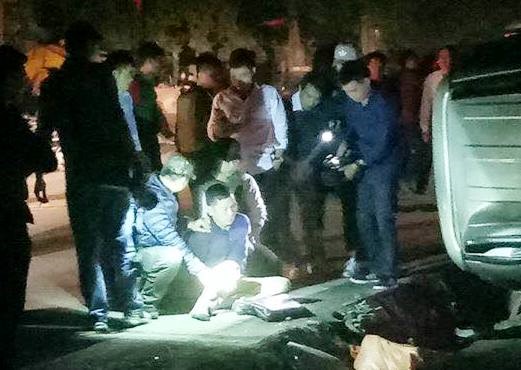 Cảnh sát nổ súng bắt nghi phạm vận chuyển 100 bánh heroin