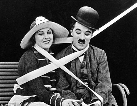 Vua hề Sác lô từng quan hệ với 2.000 cô gái - 2