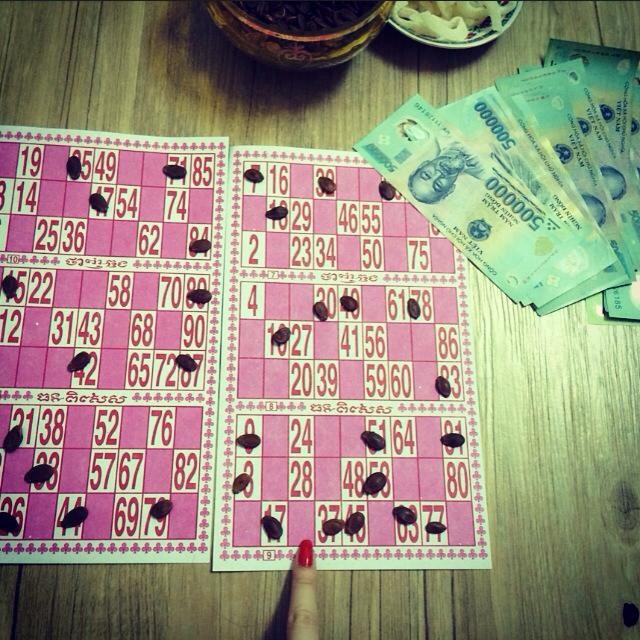 Những sao Việt bị chỉ trích vì khoe tiền của 10