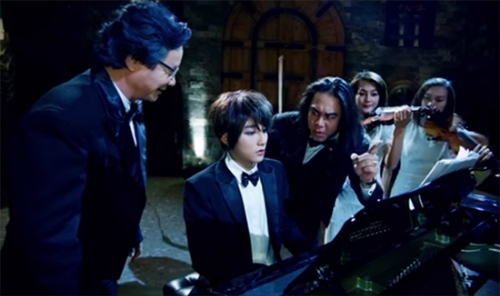 Một cảnh trong MV Chẳng phải dạng vừa đâu. Ảnh cắt từ clip