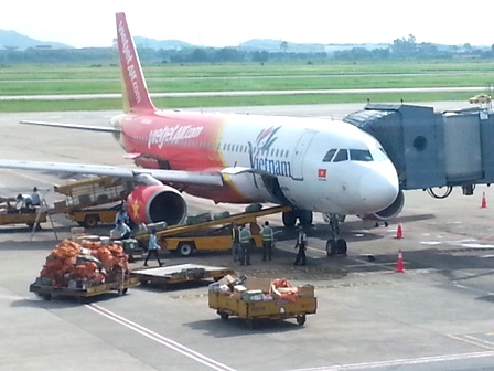 Hành khách đi máy bay của Vietjet Air tự ý mở cửa thoát hiểm chiều 17/4