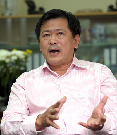 Luật sư Trần Đình Triển khuyên các nghệ sĩ đi ra nước ngoài cần trang bị kiến thức về văn hóa, luật pháp nước sở tại