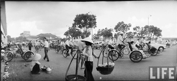 Sài Gòn năm 1961, Sài Gòn 50 năm trước, Việt Nam xưa, cảng Sài Gòn, chợ lớn, xe quân sự, binh sĩ Sài Gòn, Sài Gòn, trại trẻ mồ côi, bãi tập quân sự, doanh trại quân đội, bán hàng rong, chợ Bến Tre, thiệp năm mới, Chợ Lớn, Lê Lợi, đại lộ, thiếu nữ, chùm ảnh, vỉa hè, áo dài, vỉa, khung cảnh, Đồng Khởi,