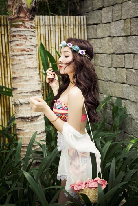 Những hình ảnh khoe dáng nóng bỏng với bikini của Kỳ Duyên