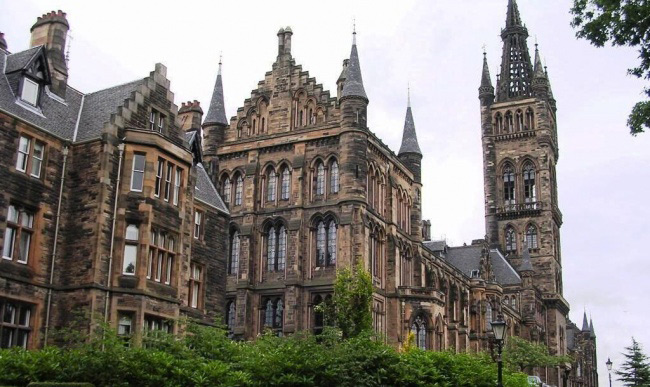 15 trường đại học đẹp nhất thế giới ngỡ như bước ra từ cổ tích