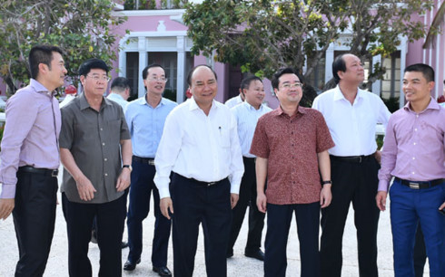 thủ tướng nguyễn xuân phúc làm việc nhà đầu tư các dự án lớn ở phú quốc hình 2 Thủ tướng làm việc với nhà đầu tư các dự án lớn ở Phú Quốc