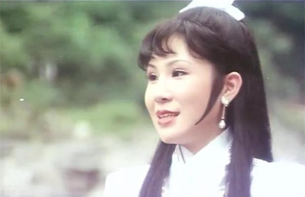 Cảnh đời ẩn dật của 'Tiểu Long Nữ' già và xấu nhất mọi phiên bản hình ảnh 1 Cảnh đời ẩn dật của 'Tiểu Long Nữ' già và xấu nhất mọi phiên bản