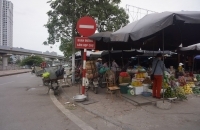 Tràn lan vi phạm trật tự đô thị xung quanh chợ Ngã Tư Sở