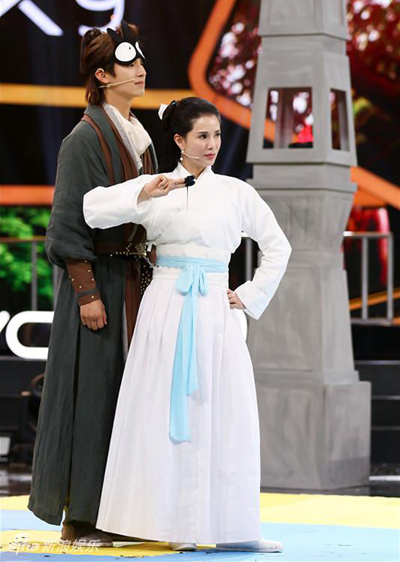 Những năm gần đây, Lý Nhược Đồng đóng vai phụ trong một số phim kinh phí vừa và thấp. Cô xuất hiện trong nhiều show truyền hình ở Trung Quốc đại lục, với tạo hình Tiểu Long Nữ.