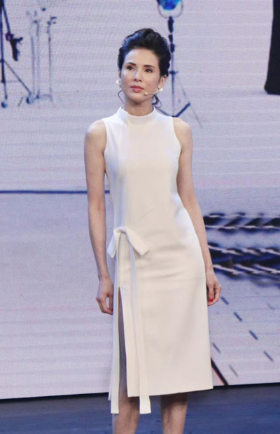 Nhược Đồng từng có mối tình kéo dài 10 năm với doanh nhân Quách Ứng Tuyền. Diễn viên từng nói nếu phải lựa chọn, cô sẽ giã từ sự nghiệp để sống trọn với tình yêu. Nhưng tới năm 2008, Quách Ứng Tuyền đề nghị chia tay, sự đổ vỡ khiến cô vùi trong đau khổ một thời gian dài.