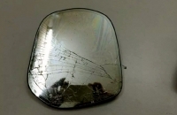 Bị bao vây, kẻ trộm gương hung hăng chống lại công an