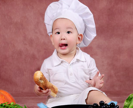 Ngắm gia đình hạnh phúc của hoa hậu Thùy Lâm