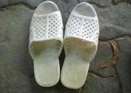 Đôi dép tổ ong gắn liền với ký ức tuổi thơ của bao người