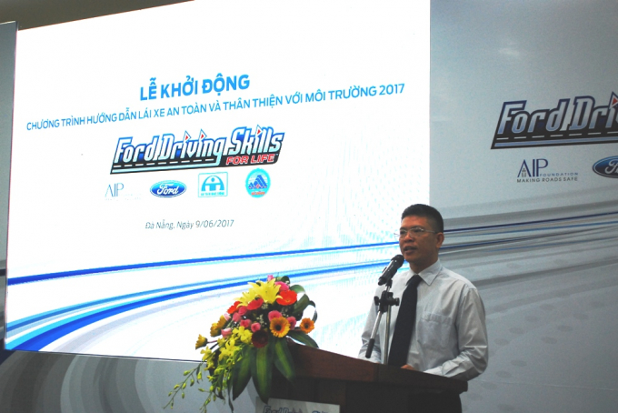   Đại diện hãng Ford chia sẻ về chương trình đào tạo lái xe an toàn.  