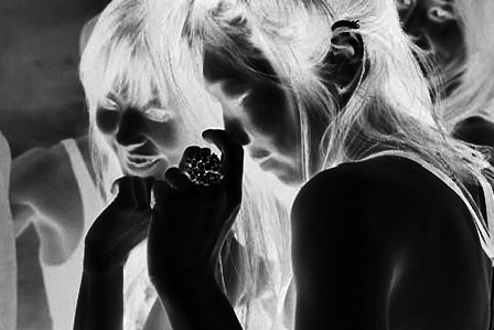 Một bộ phận giới trẻ nghiện sex tập thể