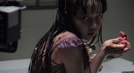 BéThanh Mỹ vào vai Ái - cô bé bị ma ám trong phim Đoạt hồn