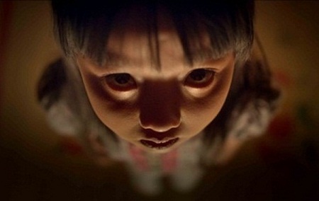 BéThanh Mỹ vào vai Ái - cô bé bị ma ám trong phim Đoạt hồn