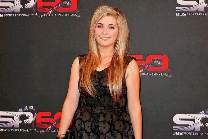 VĐV bắn súng Amber Hill sở hữu khuôn mặt khả ái và nụ cười “hút hồn”. Cô là niềm hy vọng lớn mang về Huy chương vàng cho đoàn thể thao vương quốc Anh.