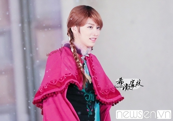 Khi Heechul là Anna phiên bản Hàn Quốc xinh đẹp vô khuyết! Khi Heechul là Anna phiên bản Hàn Quốc xinh đẹp vô khuyết!
