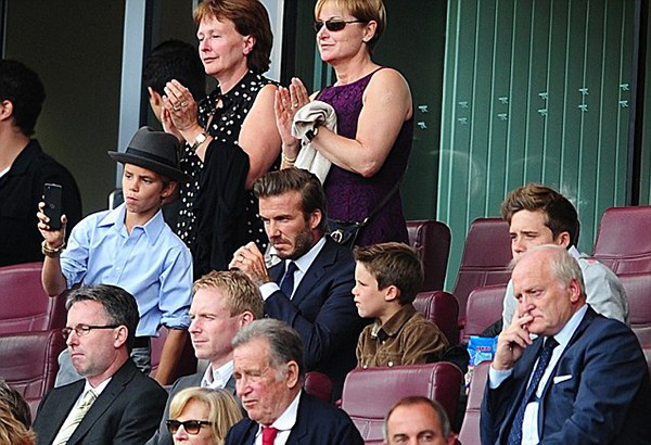 Romeo Beckham, bản sao hoàn hảo của bố Becks 1 Romeo Beckham, bản sao hoàn hảo của bố Becks 1