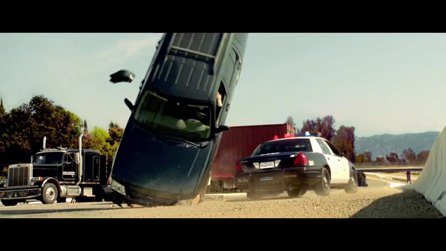 Nam diễn viên Liam Neeson ra mắt khán giả trong trailer phim Taken 3